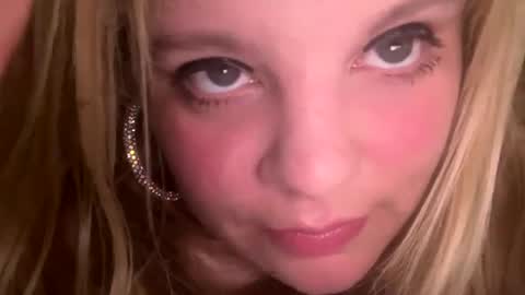 Lisa  online show from 11, 3, 2025