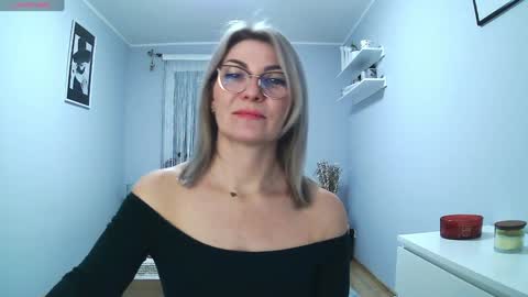 sweetmarthaaa online show from 27, 1, 2025