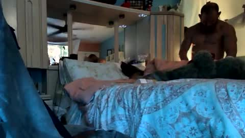 WeAim2PZzz online show from 10, 3, 2025