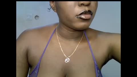 Snapshot of sweetpetitgirl chatting on 5, 7, 2026 LILY BRANDY online show from 5, 7, 2026