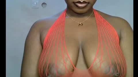 Snapshot of sweetpetitgirl chatting on 10, 7, 2026 LILY BRANDY online show from 10, 7, 2026