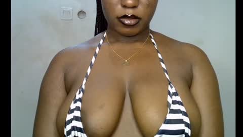 Snapshot of sweetpetitgirl chatting on 12, 7, 2026 LILY BRANDY online show from 12, 7, 2026