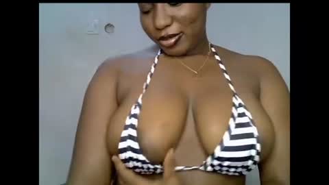 Snapshot of sweetpetitgirl chatting on 13, 7, 2026 LILY BRANDY online show from 13, 7, 2026