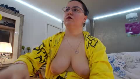 SweetRaisa online show from 25, 3, 2026