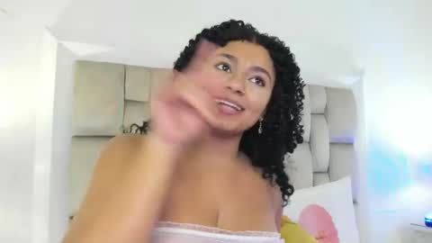 Snapshot of sweets_one chatting on 5, 8, 2026 sweets one online show from 5, 8, 2026