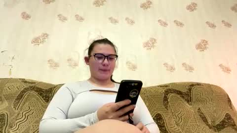 Snapshot of sweetsinua chatting on 27, 3, 2026 sweetsinua online show from 27, 3, 2026