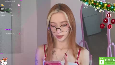 Snapshot of sweetuniporn chatting on 7, 1, 2025 Elis  a little vacation Ill be here Saturday my schedules in bio online show from 7, 1, 2025