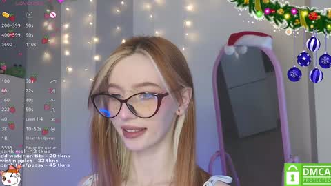 Snapshot of sweetuniporn chatting on 12, 1, 2025 Elis  a little vacation Ill be here Saturday my schedules in bio online show from 12, 1, 2025