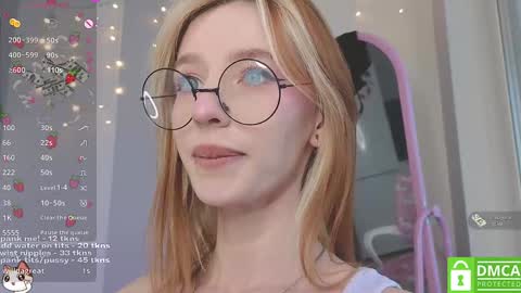 Snapshot of sweetuniporn chatting on 15, 1, 2025 Elis  a little vacation Ill be here Saturday my schedules in bio online show from 15, 1, 2025