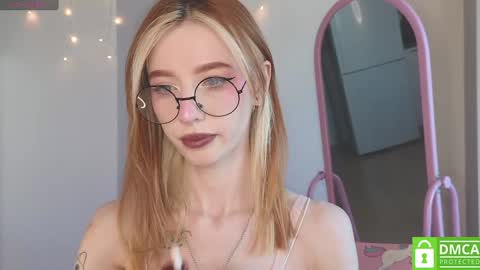 Snapshot of sweetuniporn chatting on 17, 1, 2025 Elis  a little vacation Ill be here Saturday my schedules in bio online show from 17, 1, 2025