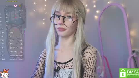 Snapshot of sweetuniporn chatting on 3, 2, 2025 Elis  a little vacation Ill be here Saturday my schedules in bio online show from 3, 2, 2025