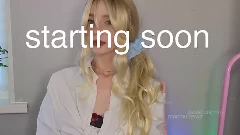 Snapshot of sweetuniporn chatting on 26, 10, 2025 Elis  a little vacation Ill be here Saturday my schedules in bio online show from 26, 10, 2025