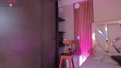 Snapshot of sweetviolet___ chatting on 24, 7, 2026 sweetviolet___ online show from 24, 7, 2026