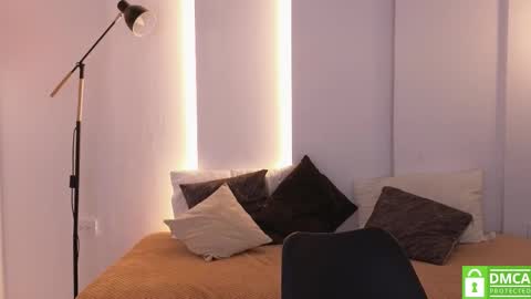 Snapshot of sweetxpearl_ chatting on 22, 10, 2025 Nami online show from 22, 10, 2025