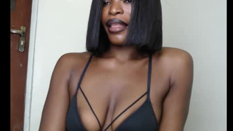 sweetxxboobsx online show from 14, 10, 2025