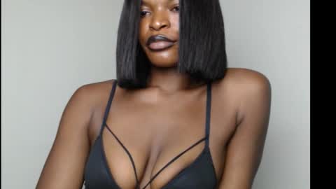 sweetxxboobsx online show from 8, 11, 2025