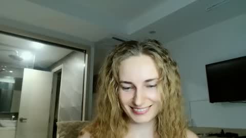 sweety_fruits online show from 22, 2, 2026