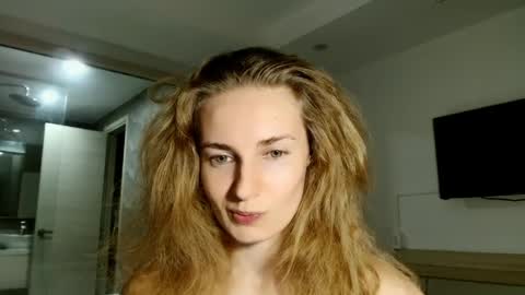 sweety_fruits online show from 2, 4, 2026