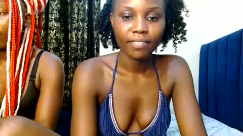 Snapshot of sweety_spixxy chatting on 25, 5, 2026 Dolly online show from 25, 5, 2026