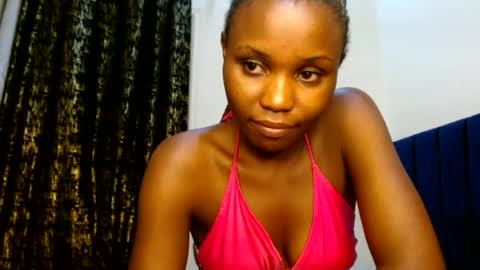 Snapshot of sweety_spixxy chatting on 24, 6, 2026 Dolly online show from 24, 6, 2026