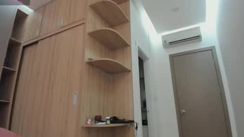 Vikky online show from 15, 12, 2025