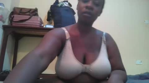 sweetyass25 online show from 19, 5, 2026