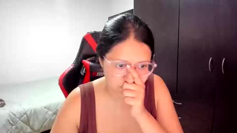 Snapshot of sweetyypeach chatting on 18, 2, 2025 sweetyypeach online show from 18, 2, 2025