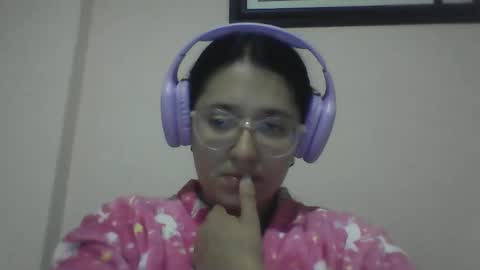 Snapshot of sweetyypeach chatting on 2, 3, 2025 sweetyypeach online show from 2, 3, 2025
