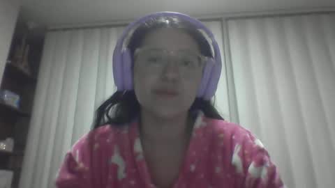 Snapshot of sweetyypeach chatting on 5, 3, 2025 sweetyypeach online show from 5, 3, 2025