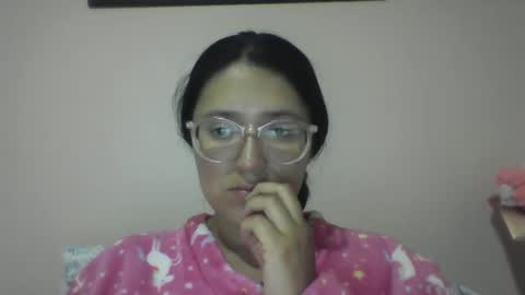 Snapshot of sweetyypeach chatting on 11, 3, 2025 sweetyypeach online show from 11, 3, 2025