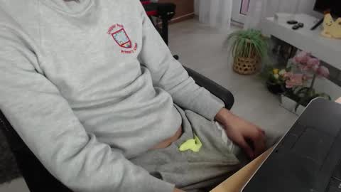 SwetLittleBoy4u online show from 3, 10, 2025