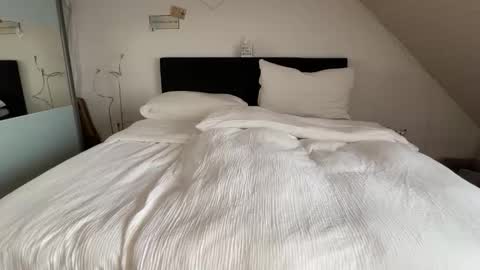 Luca and Kira online show from 8, 10, 2025