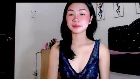 Holly online show from 9, 11, 2025