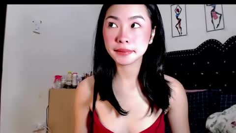 Holly online show from 5, 12, 2025