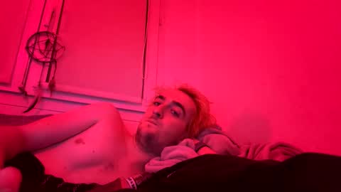 Snapshot of sxynner chatting on 8, 1, 2026 sXyez online show from 8, 1, 2026