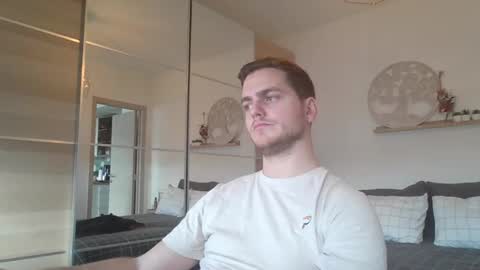 syl092 online show from 2, 12, 2024