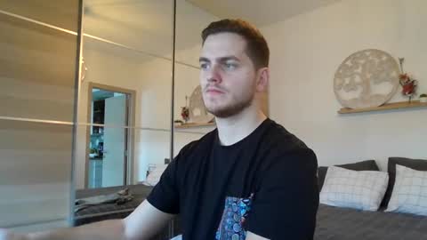 syl092 online show from 6, 1, 2025