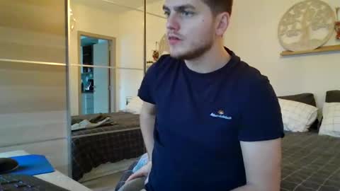 syl092 online show from 8, 1, 2025