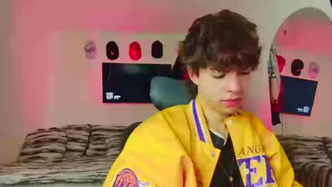 Snapshot of t0n3r chatting on 14, 10, 2025 TONER online show from 14, 10, 2025