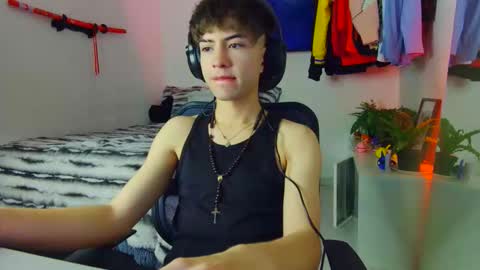 Snapshot of t0n3r chatting on 18, 10, 2025 TONER online show from 18, 10, 2025