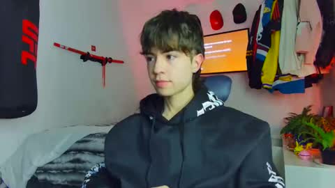 Snapshot of t0n3r chatting on 15, 11, 2025 TONER online show from 15, 11, 2025