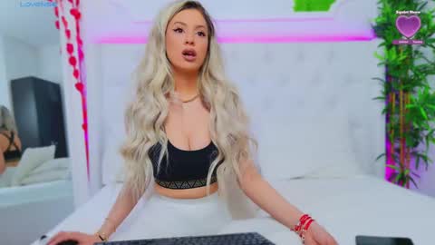 Arianna online show from 6, 3, 2025