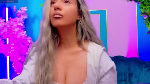 Arianna online show from 7, 5, 2026