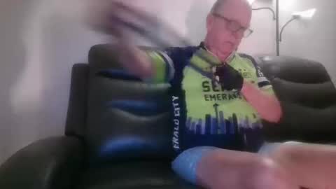 tacrunner66_ online show from 19, 10, 2025