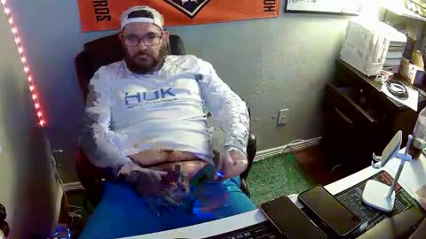 Snapshot of taintnuzzler_13 chatting on 5, 10, 2025 TaintNuzzler online show from 5, 10, 2025