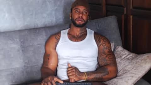 Tairon Tucke online show from 24, 1, 2025