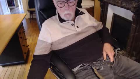 Snapshot of taisabaki54 chatting on 4, 12, 2025 taisabaki54 online show from 4, 12, 2025