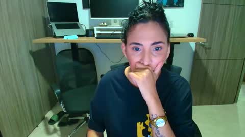 talianaprada_ online show from 4, 12, 2025