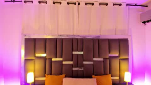 Snapshot of talianavega chatting on 8, 11, 2025 tali online show from 8, 11, 2025