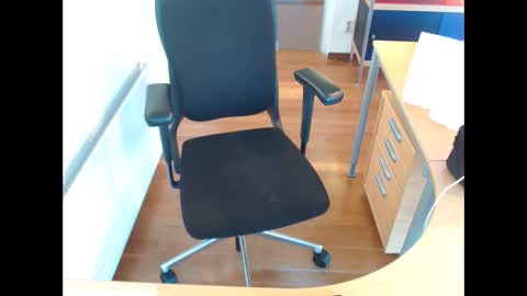 Tall daddy online show from 29, 4, 2026